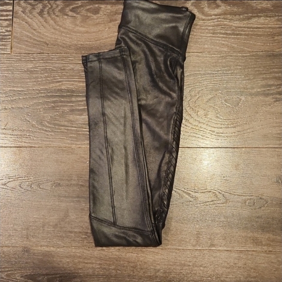 ❤️ NWT! SPANX MOTO FAUX LEATHER HIGH RISE SHAPEWEAR LEGGINGS, XS - Picture 5 of 13